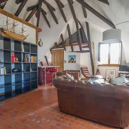 De Caractere Au Coeur Du Vieux